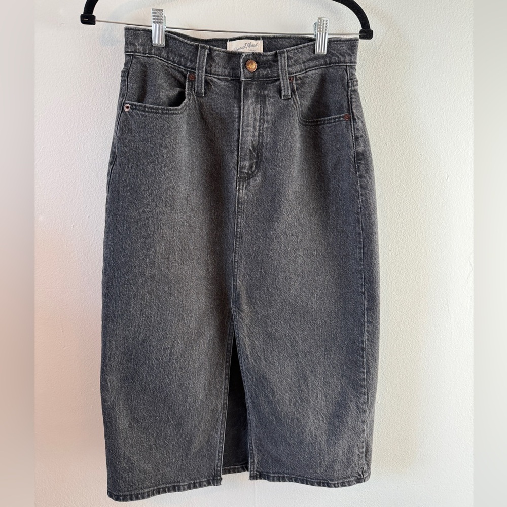 Universal Thread washed black denim midi skirt size 2
